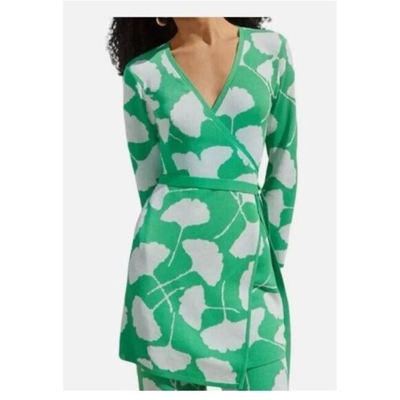 Diane Von Furstenberg Sweater Wrap Mini Dress Green Floral Long Sleeve Size L - Picture 8 of 8